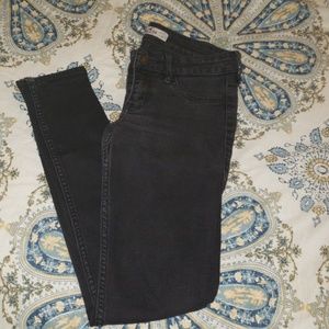 Hollister 5S Faded Black Skinny Jeans